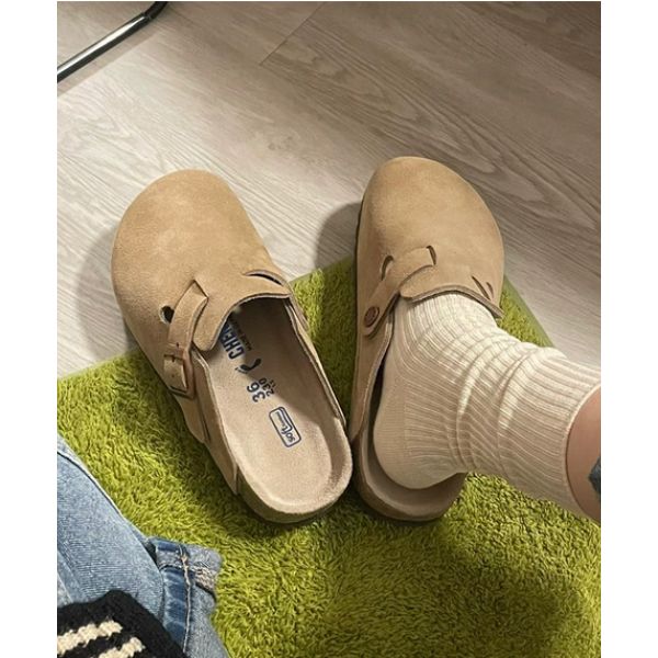 Clogs aus Wildlederimitat | Ergonomisches Fußbett & verstellbare Schnalle | Komfort & Stil