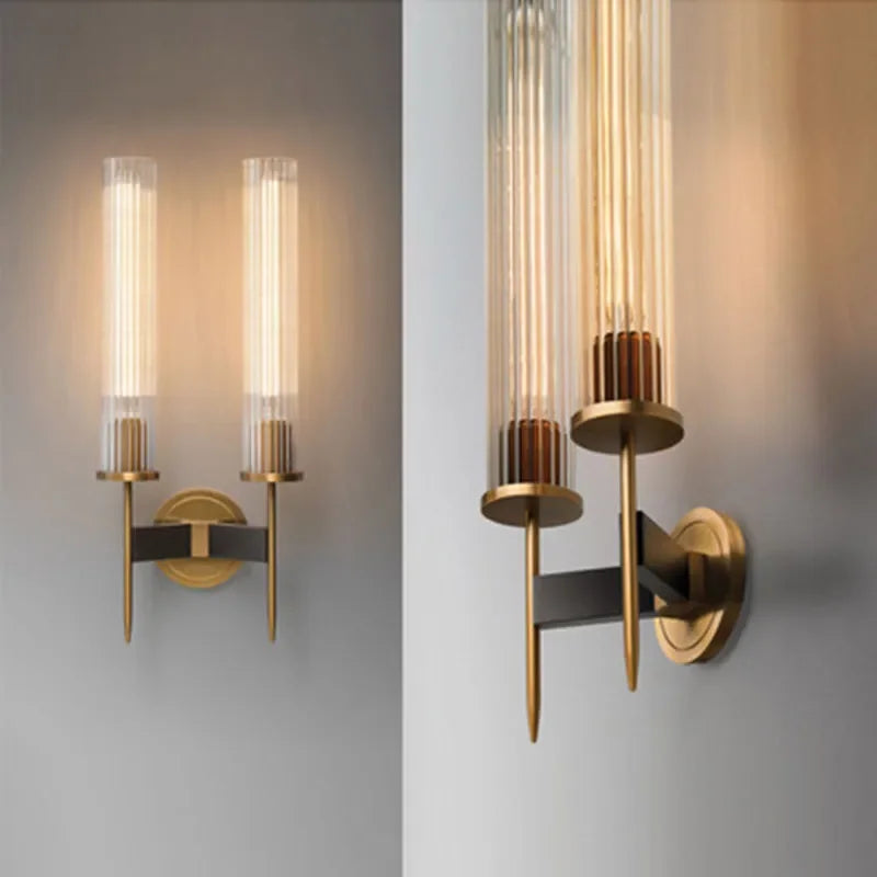Möni | Moderne Wandleuchte aus geriffeltem Glas und Kupferfinish