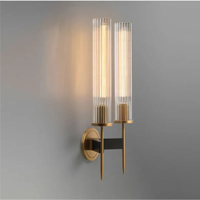 Möni | Moderne Wandleuchte aus geriffeltem Glas und Kupferfinish