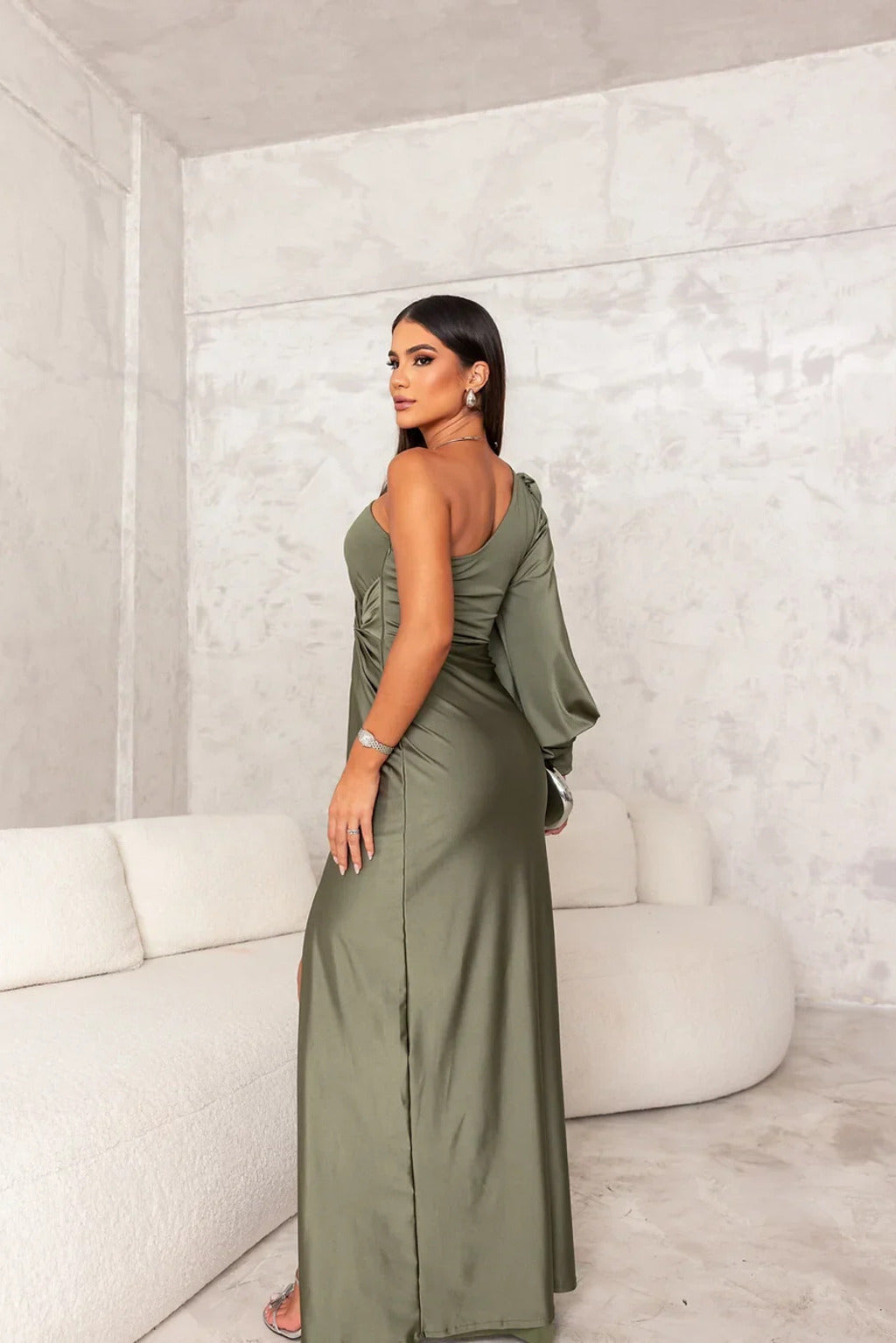 KYARA | Elegantes und raffiniertes Kleid