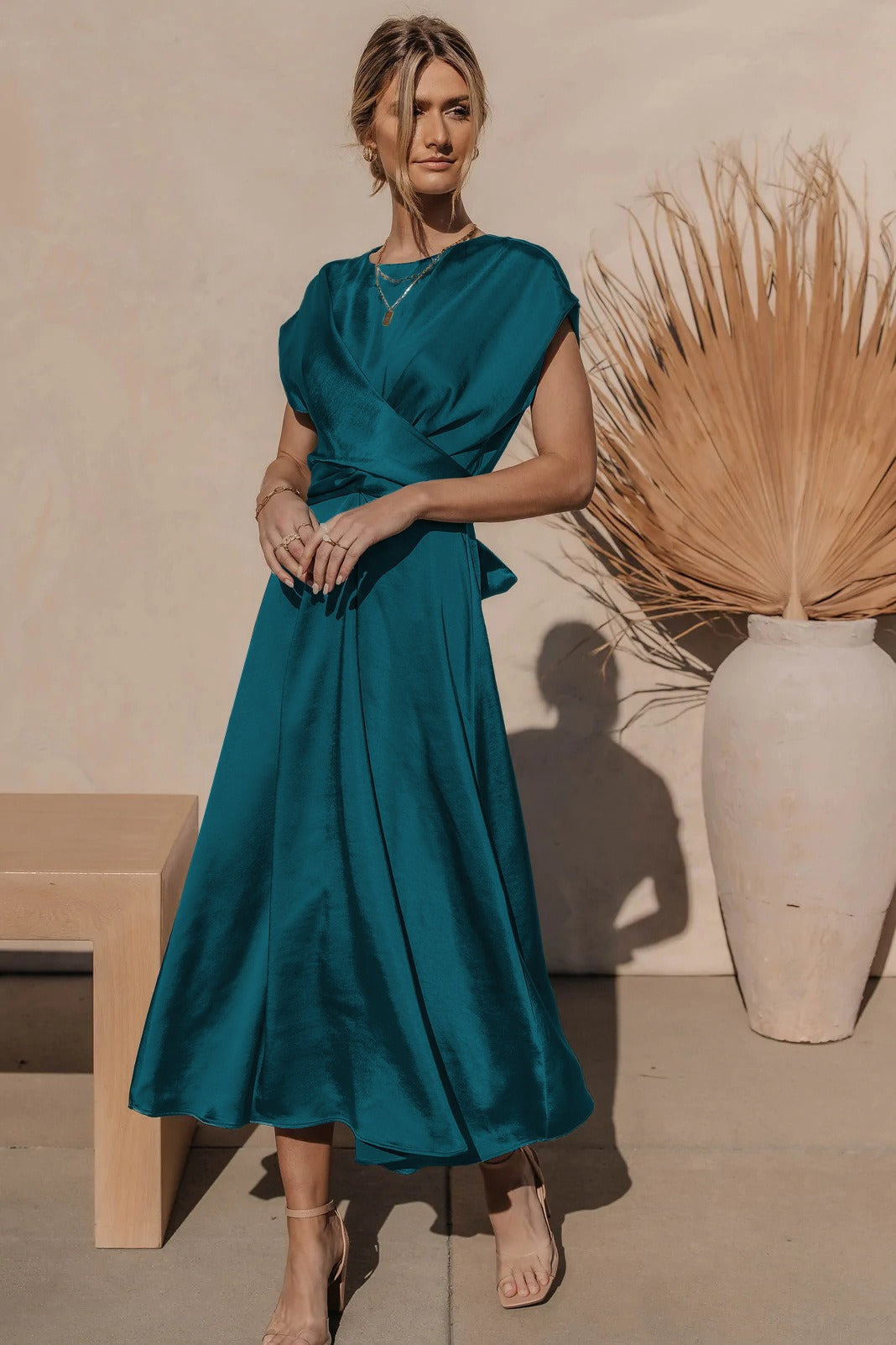 Claire Elegantes Midikleid aus Seide für Frauen | Chic & Raffiniert